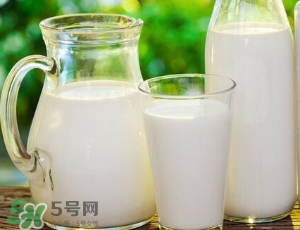 脫脂牛奶熱量高嗎？脫脂牛奶會發胖嗎