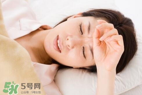 孕婦打噴嚏會嚇著寶寶嗎？孕婦打噴嚏對胎兒有影響嗎？