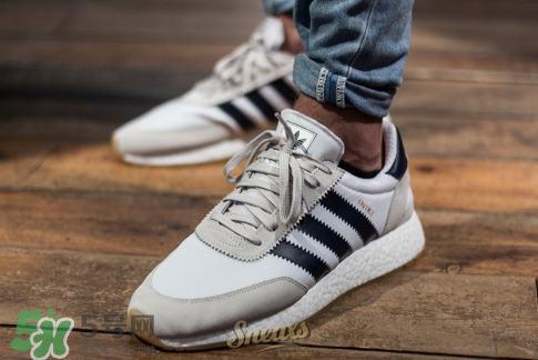 adidas iniki runner上腳效果怎么樣？阿迪達斯復古跑鞋好看嗎？