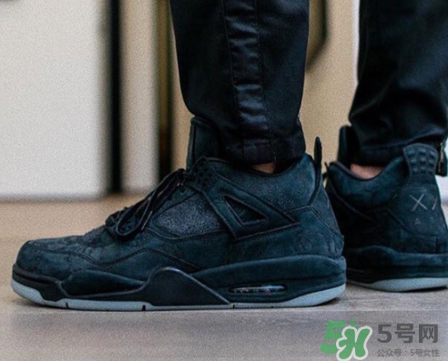 kaws與air jordan 4黑色版本親友限定款什么時候發售？