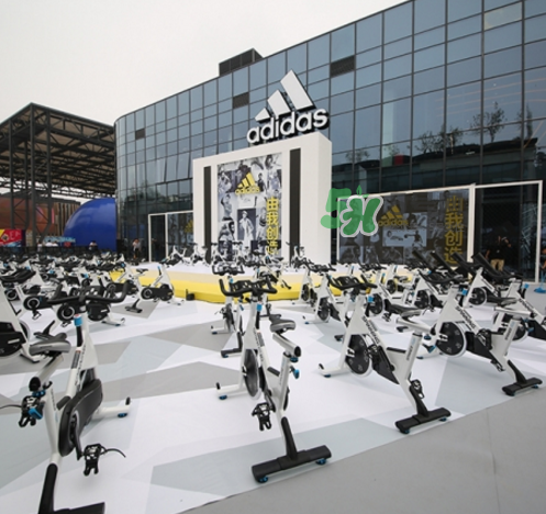 adidas阿迪達斯運動體驗迷你品牌中心是干什么的？