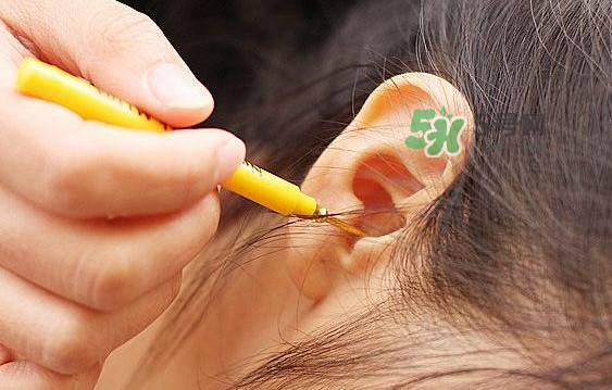兒童耳屎成硬塊怎么辦？兒童耳屎成硬塊有危害嗎？