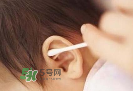 兒童耳屎成硬塊怎么辦？兒童耳屎成硬塊有危害嗎？
