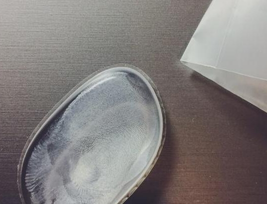 硅膠粉撲和氣墊粉撲哪個好用？硅膠粉撲和氣墊粉撲對比