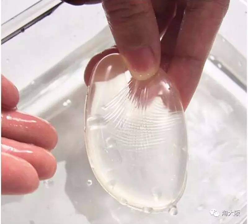 硅膠粉撲和氣墊粉撲哪個好用？硅膠粉撲和氣墊粉撲對比