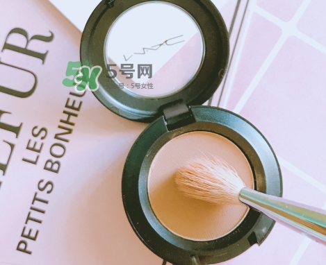 mac焦點小眼影怎么樣？mac時尚焦點小眼影好用嗎