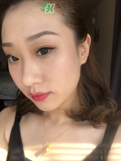 超持久的伴娘妝容的畫法 伴娘妝容及發型圖片
