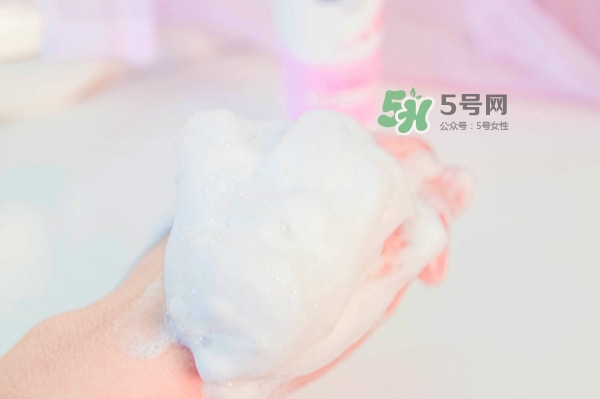 碧柔卸妝潔面乳好用嗎？碧柔卸妝潔面乳怎么用？