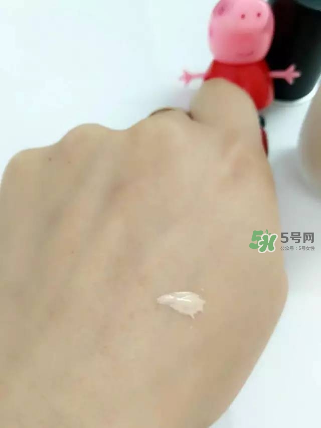 玫珂菲水粉霜怎么樣？玫珂菲全新雙用水粉霜好用嗎？