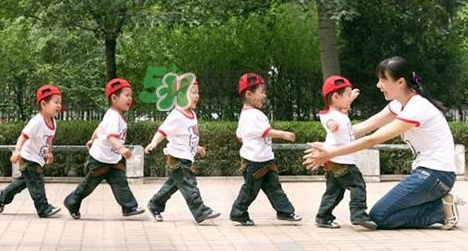 想生多胞胎怎樣調(diào)理？多胞胎國(guó)家補(bǔ)貼多少錢？