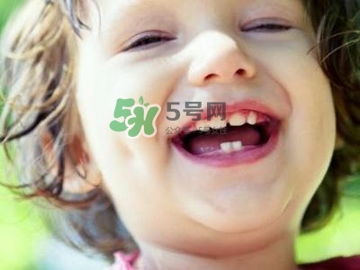 怎么防止寶寶長蛀牙？別讓孩子吃大人的口水