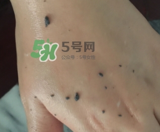 韓后茶蕊去角質素怎么用？韓后茶蕊亮滑去角質素用法