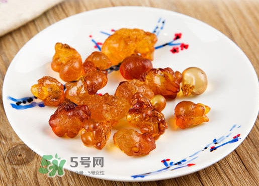 桃膠適合什么人吃？吃桃膠會上火嗎？