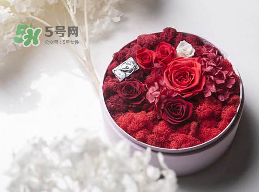 送永生花代表什么？一個男孩送自己永生花是什么意思？