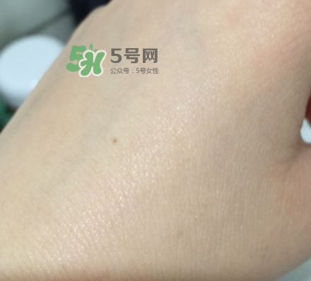 綠寶瓶和小黑瓶哪個好？綠寶瓶和小黑瓶對比