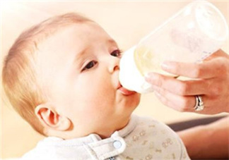 母乳和奶粉能混在一起吃嗎？母乳和奶粉混合喂養好嗎？