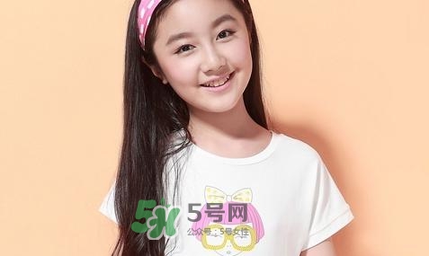 14歲女生胸部變大是正常的嗎？14歲女生的胸多大正常？