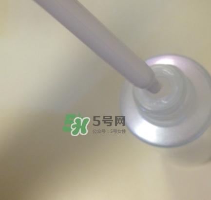 olay玉蘭油小白瓶小綠瓶哪個好？olay小白瓶小綠瓶區別