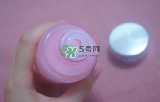 蘭蔻粉水和神仙水哪個好？粉水和神仙水可以一起用嗎？