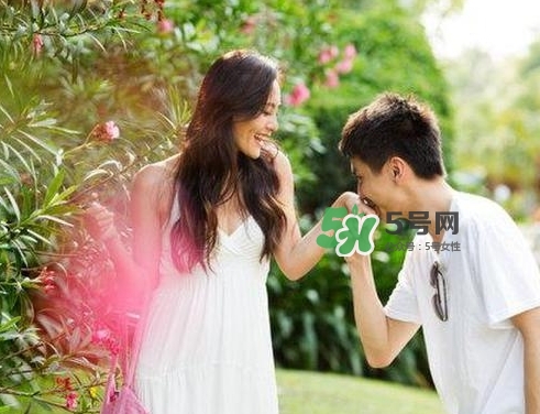 老公出軌一定要離婚嗎？如何挽救婚姻危機？