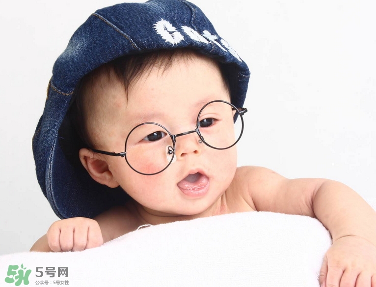 寶寶的性別差異什么時候形成？寶寶的性別差異是與生俱來的嗎？