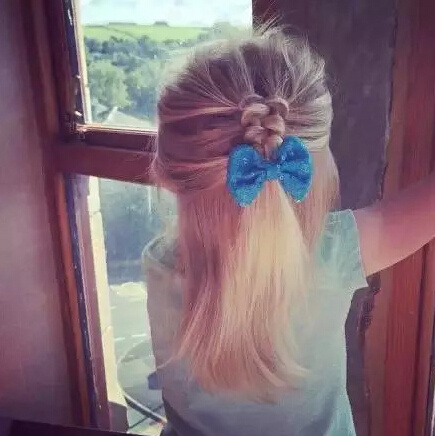 不要再為女兒扎羊角辮了 女孩好看的發型怎么扎？