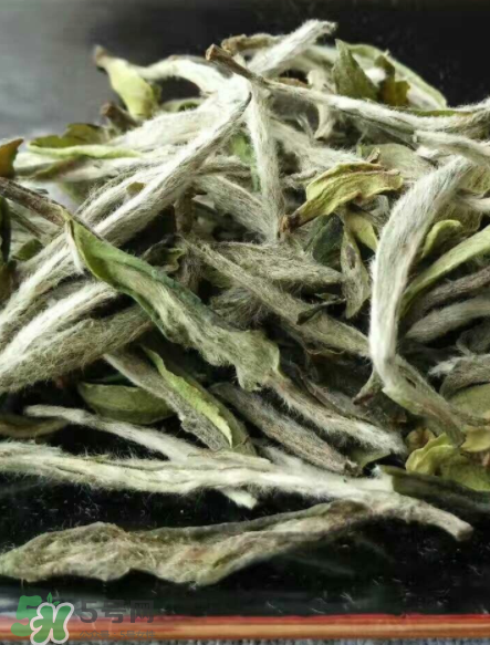 白毫銀針的產(chǎn)地在哪個(gè)?。堪缀零y針是哪里產(chǎn)的？