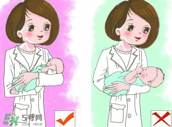 抱新生兒可以晃動嗎？抱新生兒的正確方法圖