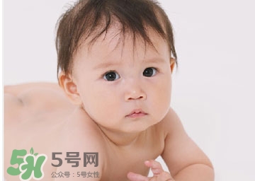剛出生的寶寶要注意什么？剛出生的寶寶要準備哪些東西？