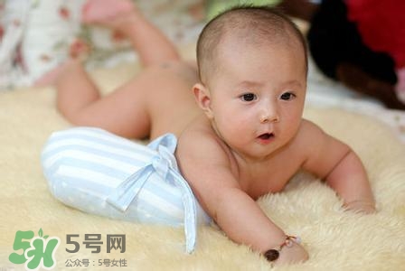 剛出生的寶寶要注意什么？剛出生的寶寶要準備哪些東西？
