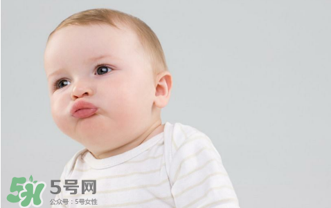 寶寶驚跳反應什么時候消失？寶寶驚跳反射太頻繁怎么辦？