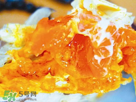 蟹黃是黑色的怎么回事？蟹黃中間有黑的是什么？