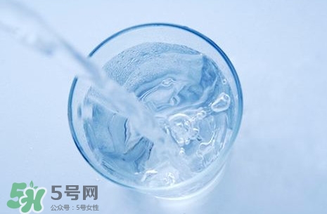 凈化水可以養(yǎng)魚(yú)嗎？?jī)艋梢詻_奶粉嗎