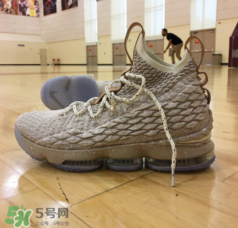 nike lebron 15 ghost實物細節怎么樣？