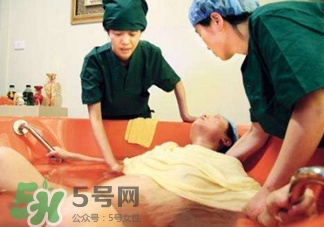 水中分娩時難產怎么辦？水中分娩和無痛分娩哪個好？