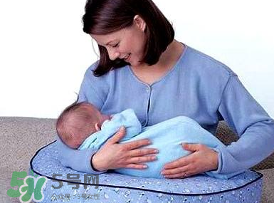 顏值低或因輸在了母乳上  母乳喂養的孩子更好看嗎？