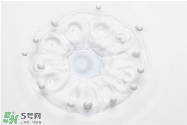 粉底液和乳液一樣的嗎 乳液和粉底液的區別