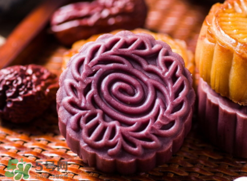 中秋節(jié)送月餅送幾盒？ 中秋送月餅一般送幾盒？