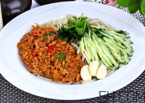 炸醬面可以用豆瓣醬嗎？炸醬面可以用黃豆醬嗎？