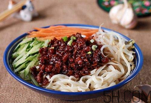炸醬面可以用豆瓣醬嗎？炸醬面可以用黃豆醬嗎？