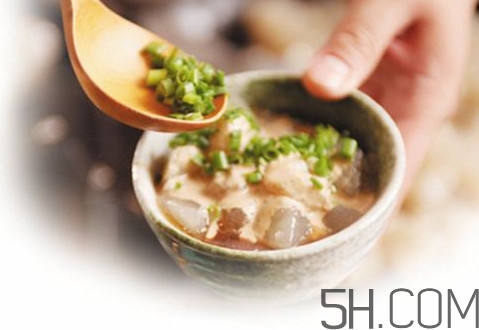 燜子是涼粉嗎？燜子是用什么做的？