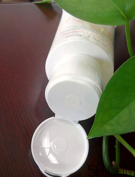 雅漾舒緩特護潔面乳怎么樣？好用嗎？