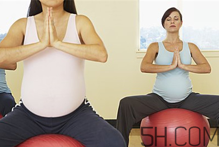 孕婦瑜伽球什么時候開始用？孕婦瑜伽球怎么用？