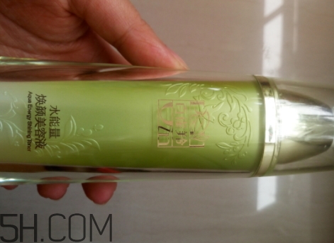 百雀羚爽膚水怎么樣？百雀羚爽膚水含酒精嗎？