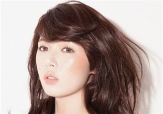 發膜和彈力素有什么區別？發膜和護發素要同時用嗎？