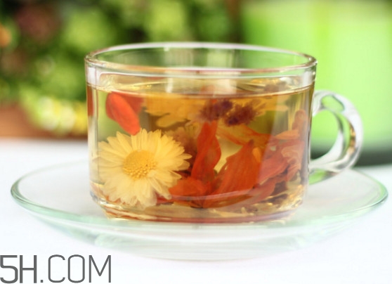 天氣干燥煲什么湯喝最好？氣候干燥喝什么茶好