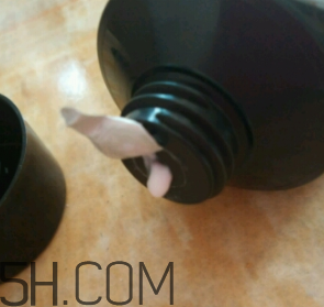 雅芳小黑裙香體乳怎么樣？雅芳小黑裙香體乳好用嗎？