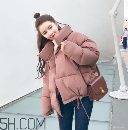 面包服是羽絨服嗎？面包服和羽絨服的區別