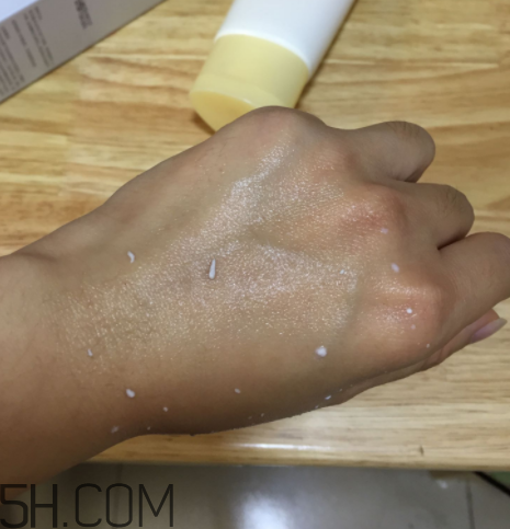 一葉子去角質(zhì)素怎么樣？一葉子去角質(zhì)素怎么用？
