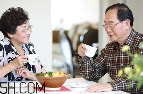 冬季老年人如何養生？老年人養生的注意事項是什么？